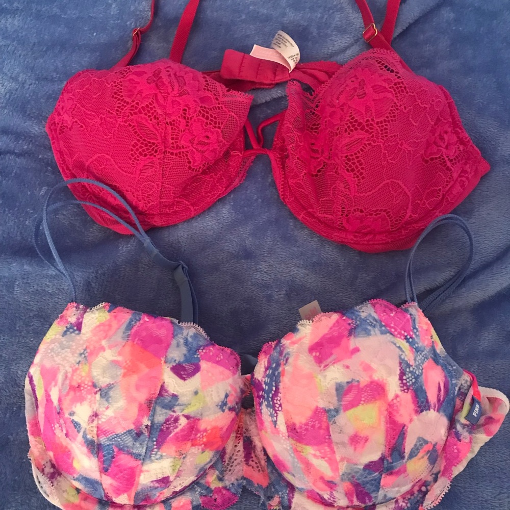 2 Victoria’s Secret bras